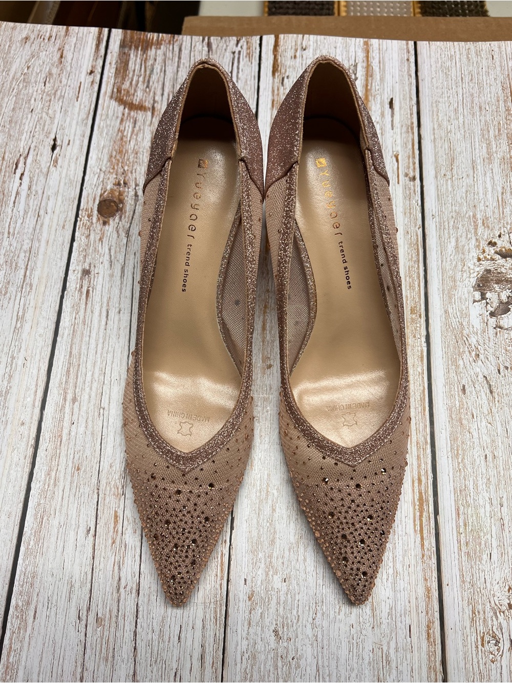 Elegant Pointed Toe Women's Pumps in Light Brown
